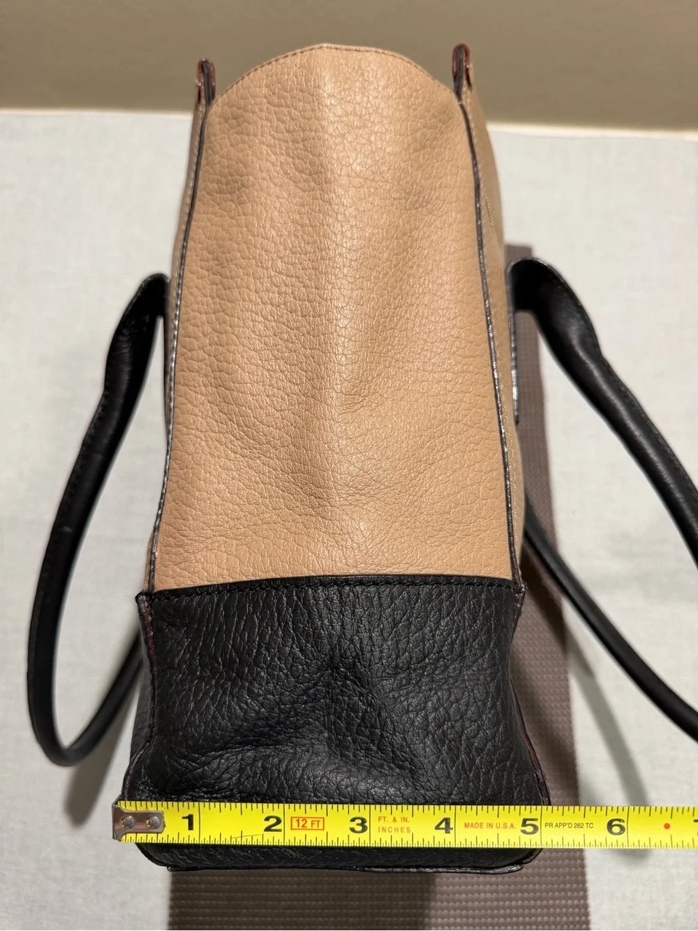 EUC Kate Spade Southport Leather Beige/Black Satchel Tote with Tassel